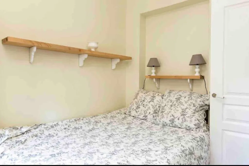 Cozy Apartment Near Champs Elysees Paris