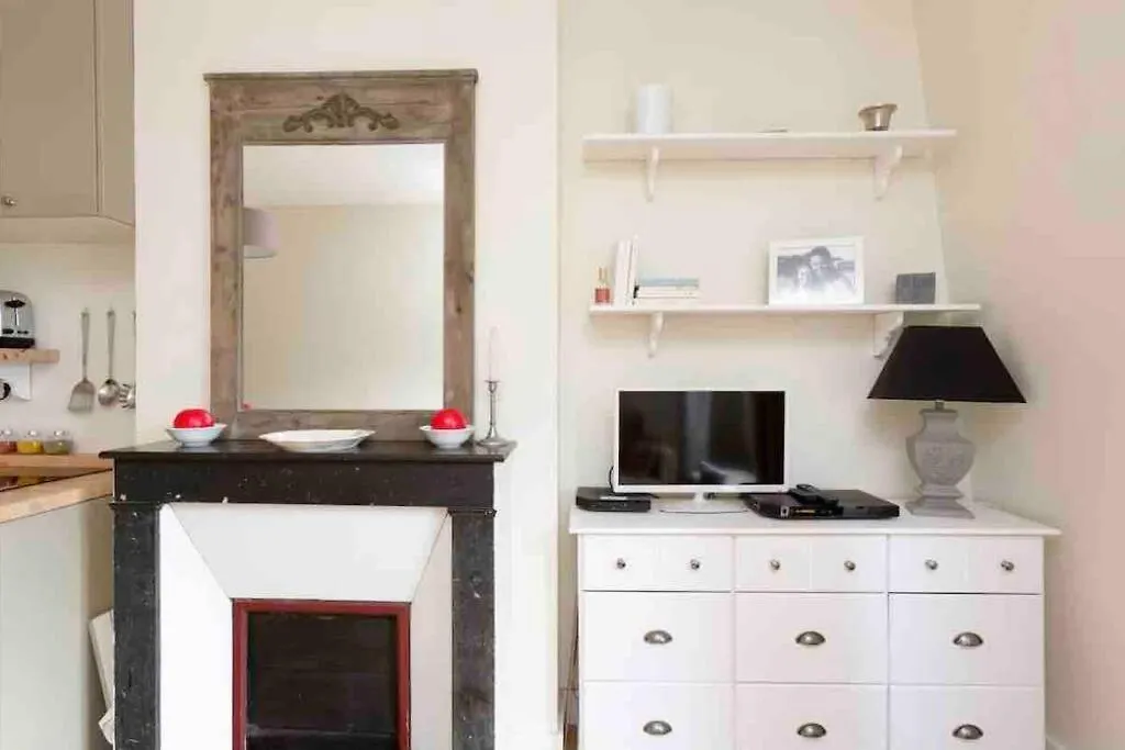 Cozy Apartment Near Champs Elysees Paris 0*,  France