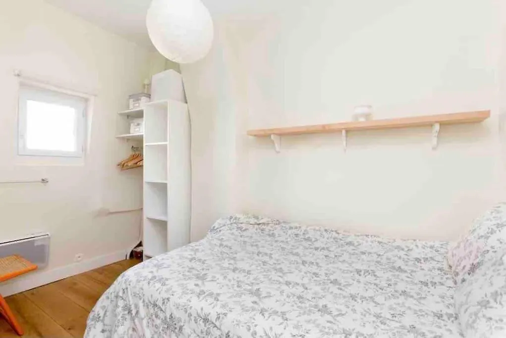 Cozy Apartment Near Champs Elysees Paris